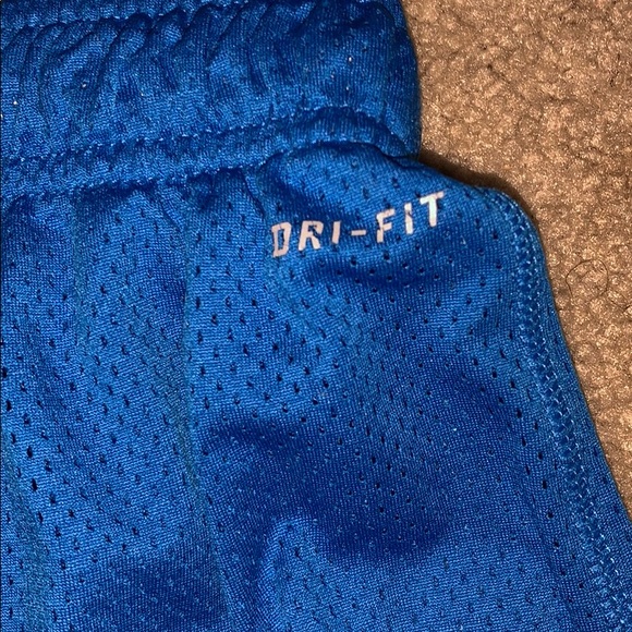 Nike shorts - Picture 3 of 4